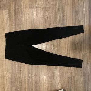 Uniqlo leggings with pockets